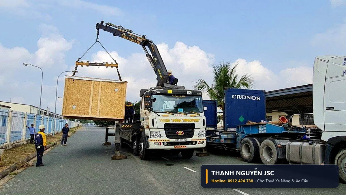 Đội ngũ xe cẩu tự hành đời mới tại bãi xe THÀNH HUY HOÀNG tại Thái Bình sẵn sàng phục vụ 24/7