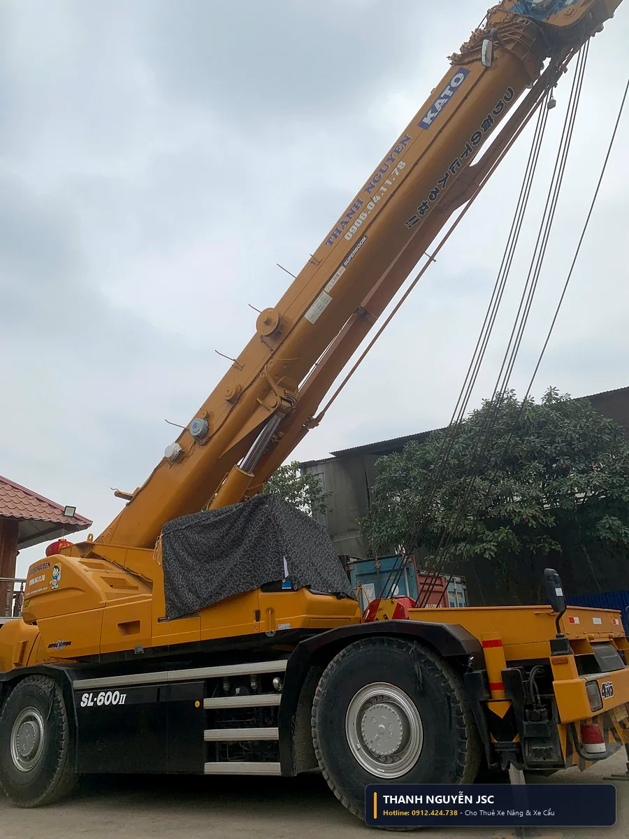 Móc cẩu chuyên dụng và chùm cáp thép chịu tải cao xe cẩu 50 tấn Kato kiểm định an toàn định kỳ