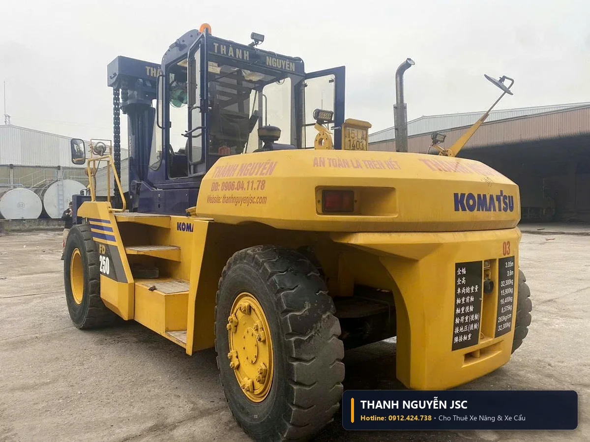 Thông số kỹ thuật nguyên bản và biển kiểm định an toàn 15-LA 1403 xe nâng 25 tấn Komatsu THÀNH HUY HOÀNG tại Thái Bình