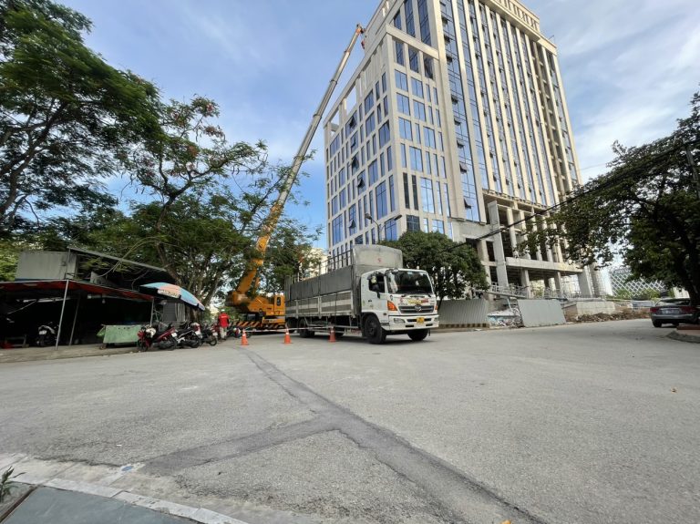 Cho thuê xe cẩu khu công nghiệp Thụy Trường