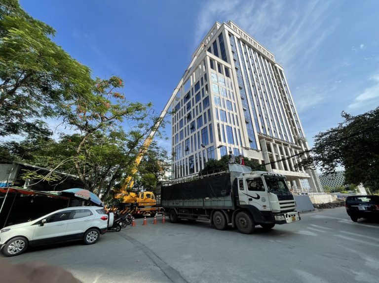 Cho thuê xe cẩu khu công nghiệp Tiền Hải 2 - Thái Bình