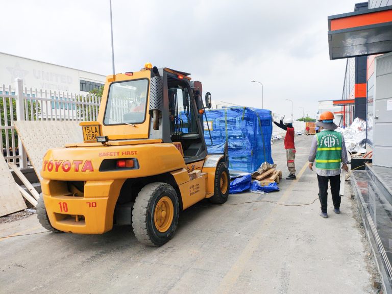 Cho thuê xe nâng khu công nghiệp Sông Trà