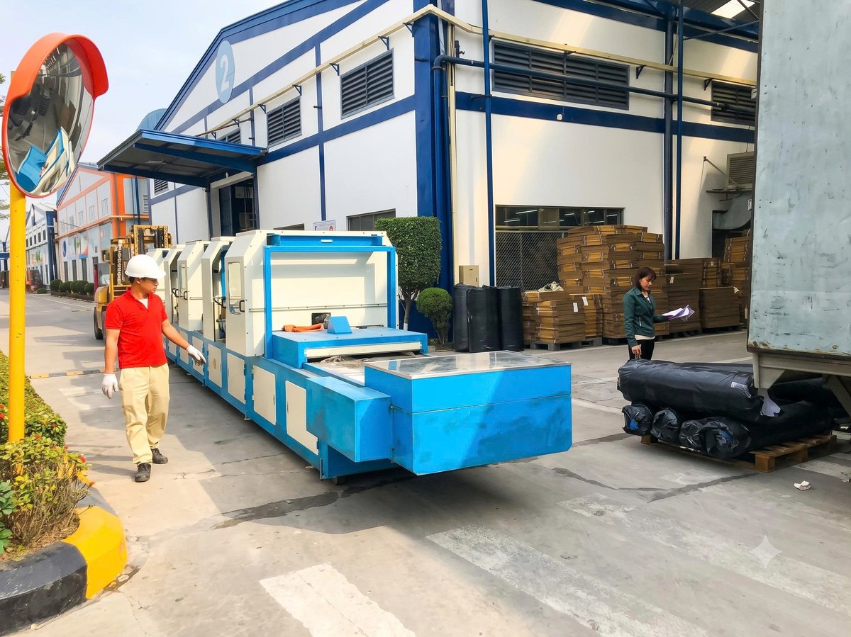 Điều phối kỹ thuật trung chuyển máy qua cửa cuốn nhà xưởng Tiền Hải Thái Bình - THÀNH HUY HOÀNG