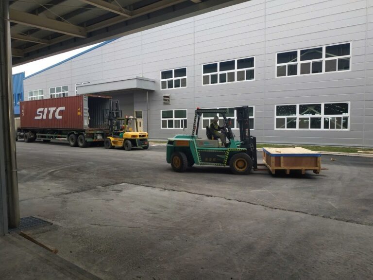 Rút Ruột Container SITC & Vận Chuyển Kiện Máy Vào Xưởng Thông Minh KCN Tiền Hải Thái Bình 2026